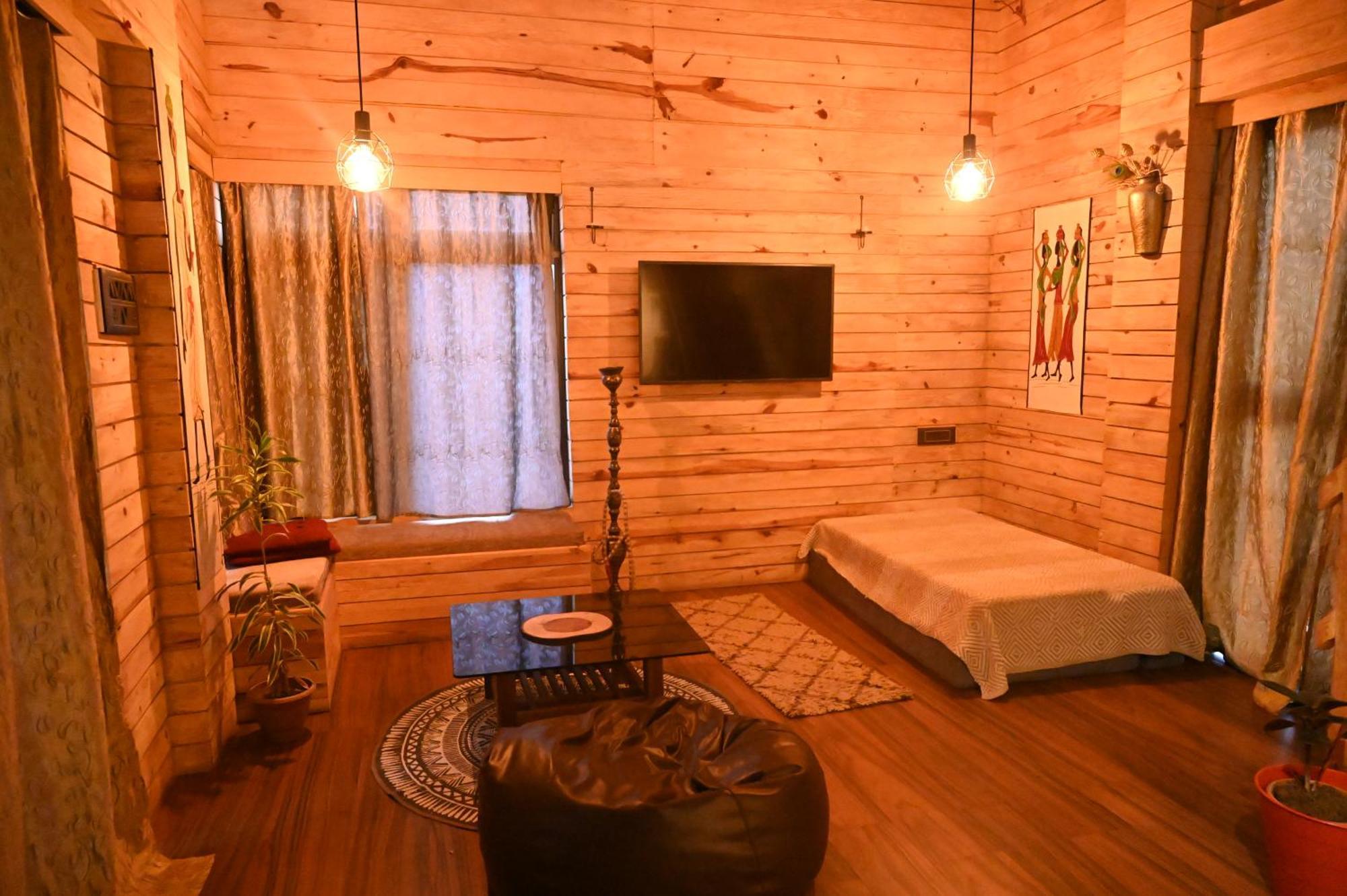 Bed and Breakfast The Cabin By The Bayou Ґувахаті Екстер'єр фото