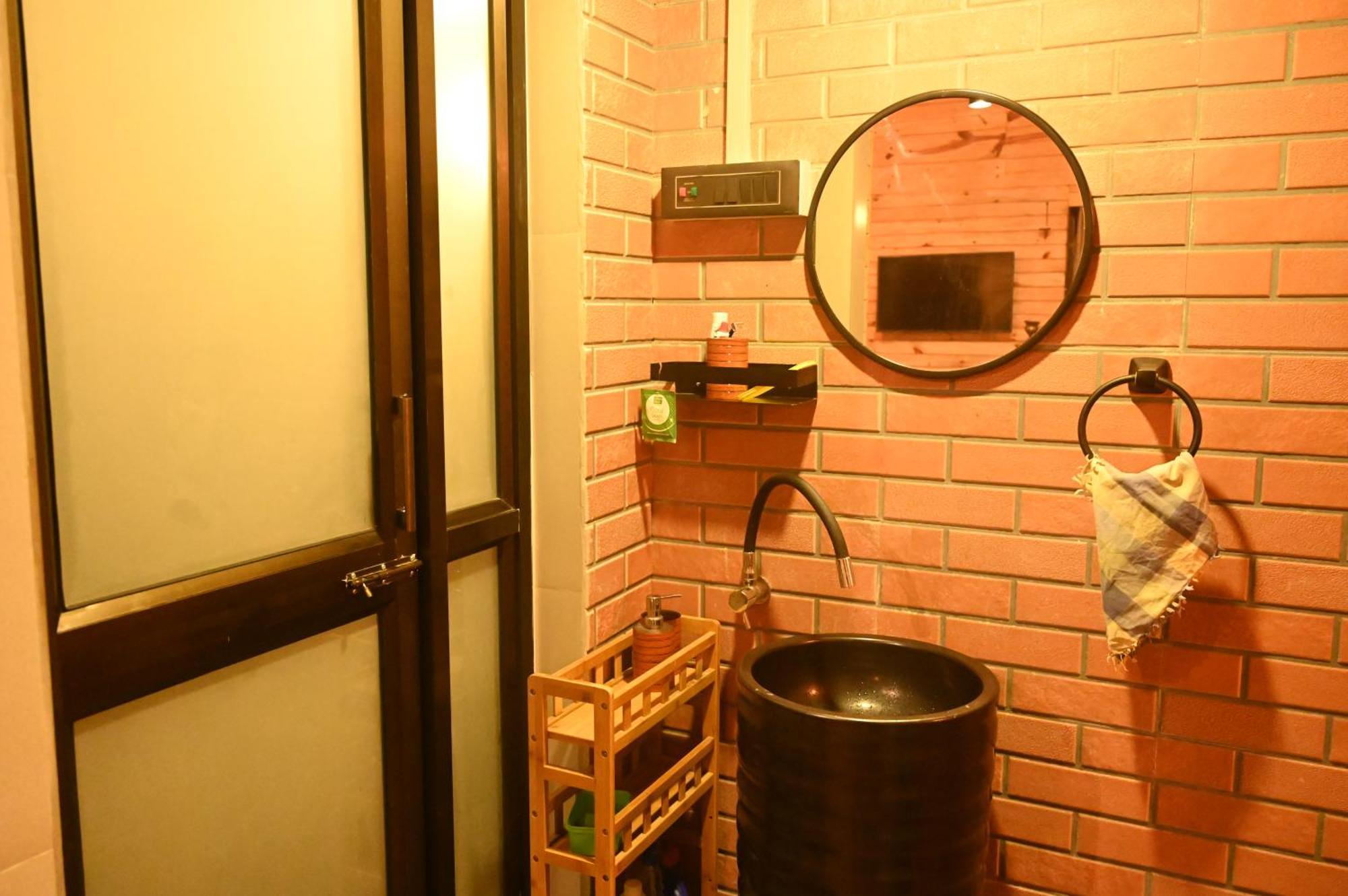 Bed and Breakfast The Cabin By The Bayou Ґувахаті Екстер'єр фото