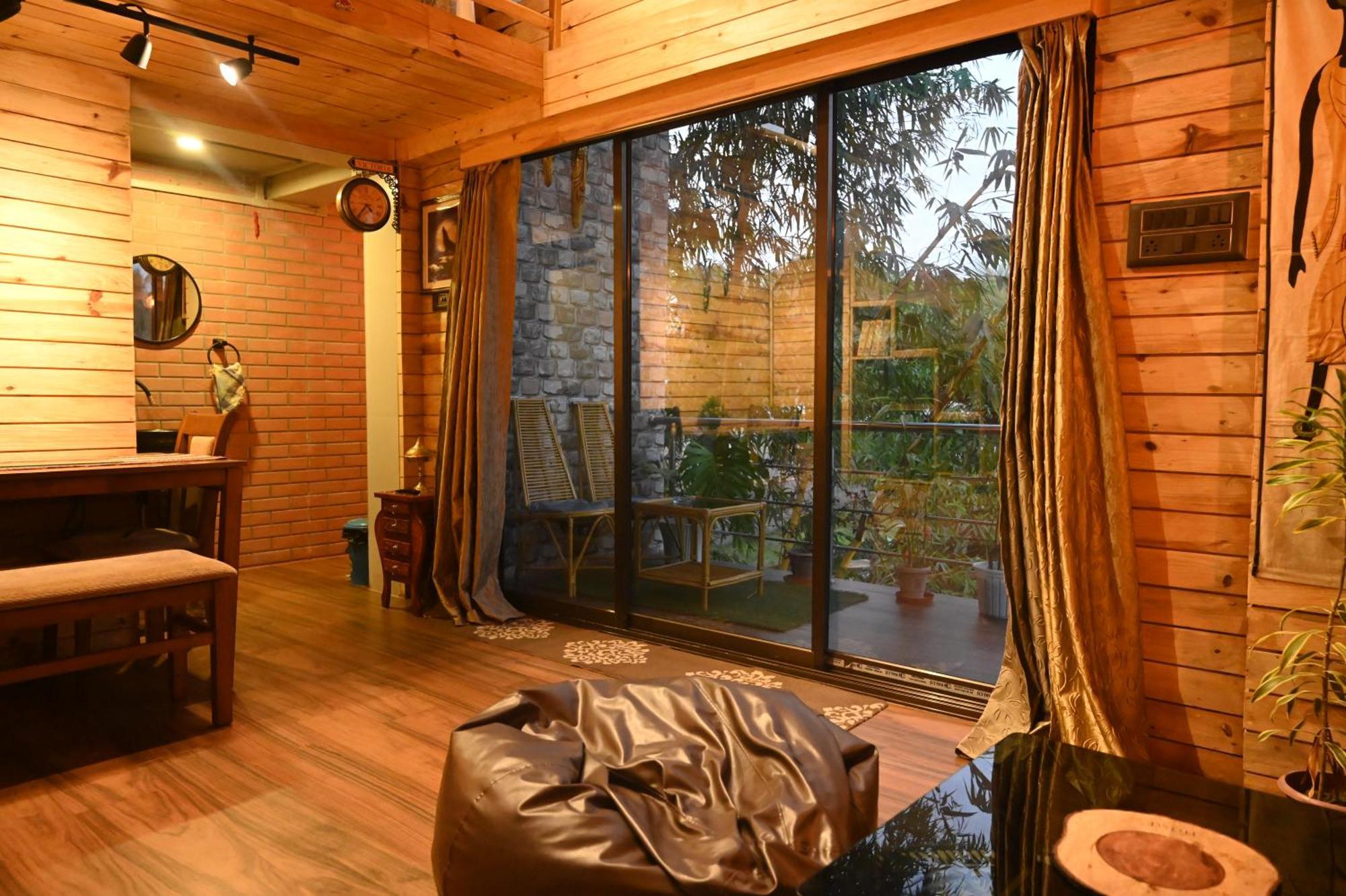 Bed and Breakfast The Cabin By The Bayou Ґувахаті Екстер'єр фото